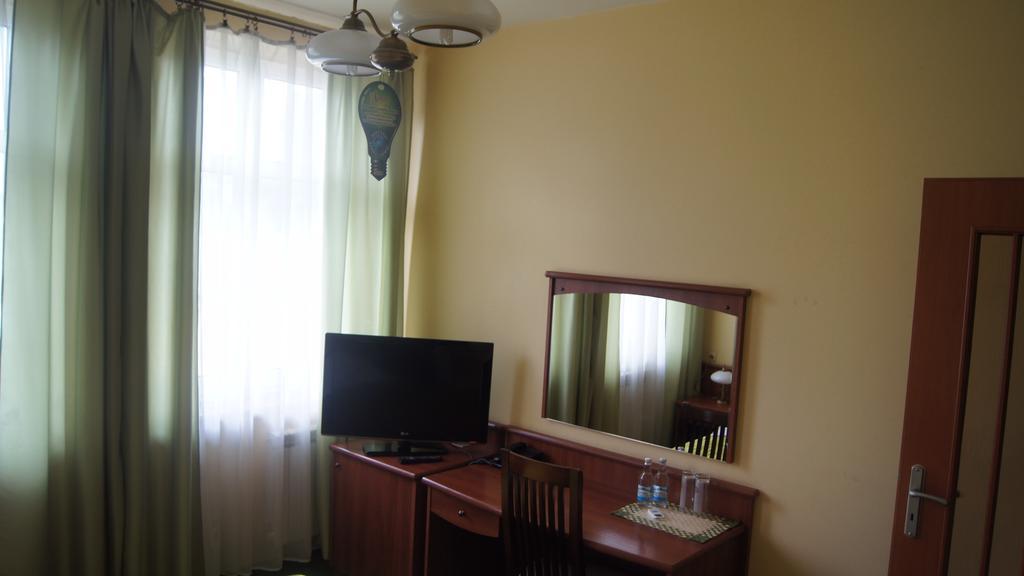 Bed and Breakfast Alabastro Tomaszów Mazowiecki Habitación foto
